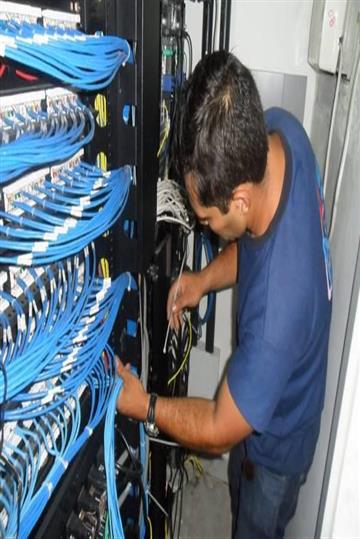 Instalação de Rede Cabeada e Wi-Fi: Cabeamento UTP e Configuração